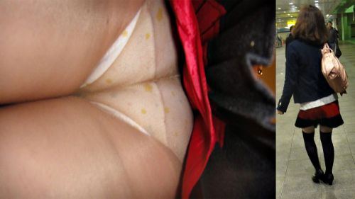 ニーソを履いた素人女性の太ももパンチラ絶対領域を逆さ撮りしたエロ画像 35枚 No.33