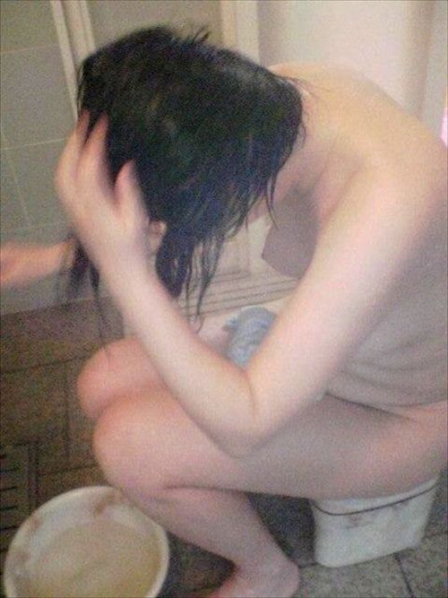 お風呂で髪の毛を洗う女の子を盗撮した洗髪エロ画像 43枚 No.3