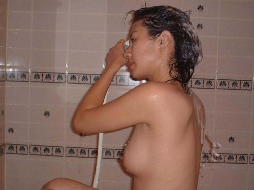 お風呂で洗髪してる女の子ってお湯でツヤツヤになっててエロいよなｗｗ 41枚 No.1