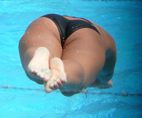 競泳水着の女子選手が飛び込む瞬間のケツと股間がエロすぎｗｗｗ 32枚 No.2