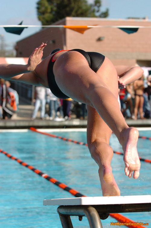 競泳水着の女子選手が飛び込む瞬間のケツと股間がエロすぎｗｗｗ 32枚 No.31
