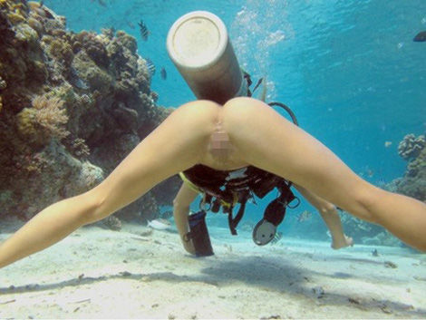 全裸スキューバダイビング・素潜りを楽しむ外国人女性のエロ画像 27枚 No.25