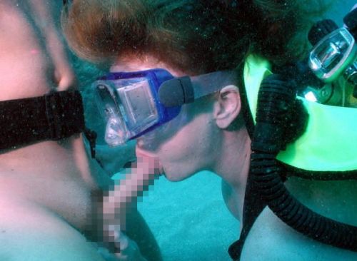 全裸スキューバダイビング・素潜りを楽しむ外国人女性のエロ画像 27枚 No.27