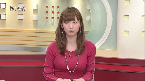 秋田が生んだ美人女子アナ塩地美澄（しおち みすみ）の着衣巨乳のテレビキャプ画像1
