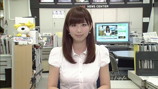 秋田が生んだ美人女子アナ塩地美澄（しおち みすみ）の着衣巨乳のテレビキャプ画像3