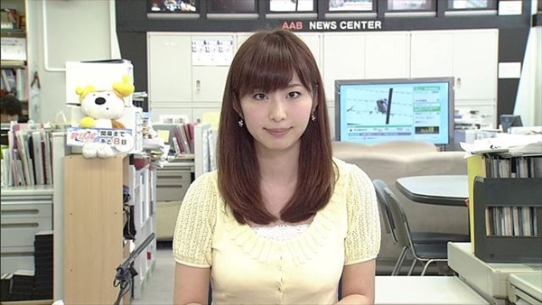 秋田が生んだ美人女子アナ塩地美澄（しおち みすみ）の着衣巨乳のテレビキャプ画像6