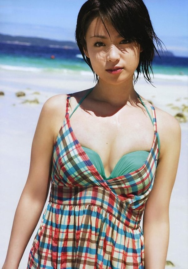 深田恭子の体がエロすぎる写真集画像16