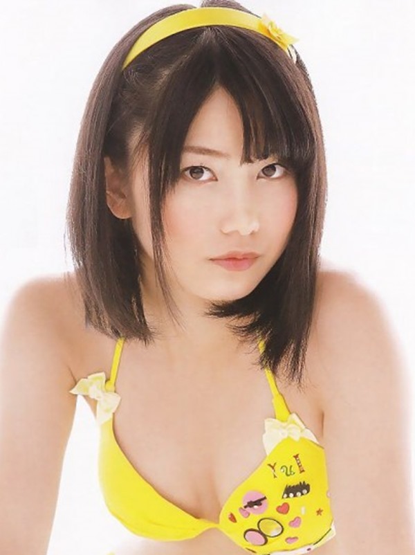 AKB48横山由依の素っ裸ヌード美乳のエロ画像8