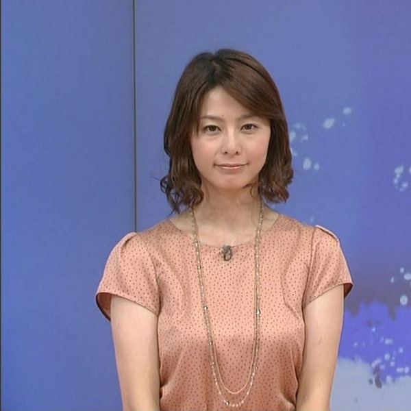 NHK杉浦友紀アナの大きい着衣横乳エロ画像11